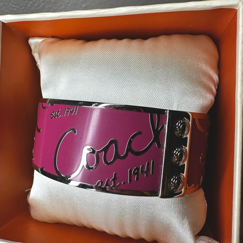 Coach enamel bracelet (magenta)